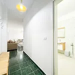 2 Bedroom 1249 Apartamento