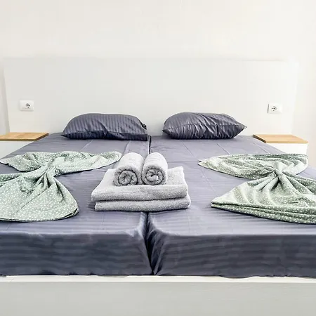 2 Bedroom 1249