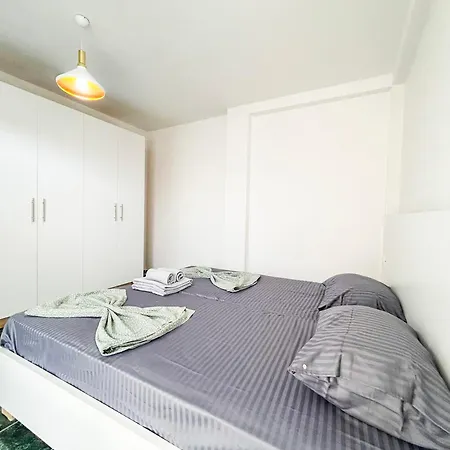 2 Bedroom 1249 *