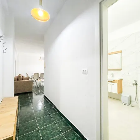 2 Bedroom 1249 Appartamento