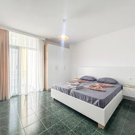2 Bedroom 1249 Appartamento